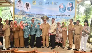 Keluarga Berencana Dan Pembangunan Keluarga (KKBPK)  Anggota PKK Digembleng soal Kesejahteraan Keluarga