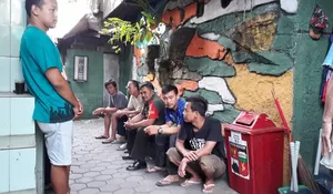 Babinsa Ajak PKL Jaga Kebersihan