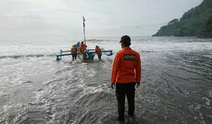 2 Nelayan Tersapu Ombak Pantai Kebumen, 1 Orang Hilang