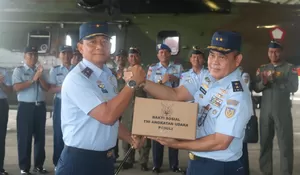 500 Sembako TNI AU Diserahkan ke Korban Bencana