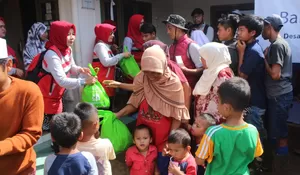 Berikan Trauma Healing Hingga Sebarkan Bantuan