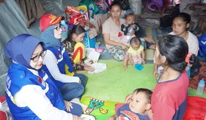 Istri Wabup Bogor Kuatkan Hati Pengungsi Pasirmadang