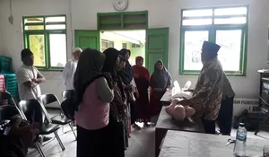 20 Warga Cikarawang Dilatih Urus Jenazah