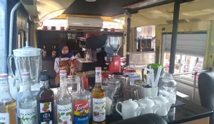 Cafe Unik Nuansa Bis AKAP