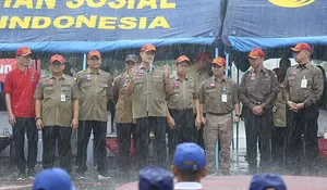 Dukung Penguatan Tagana, Mensos Tampil Hujan-hujanan di Bogor