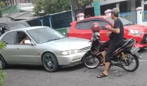 Viral Pemotor Santuy Tapi Bikin Heboh karena Hadang Mobil di Klaten