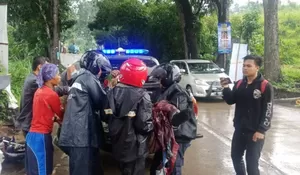 Ditabrak Truk, Kaki Pemotor Putus