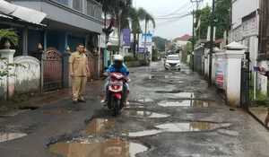 Kades Tarikolot Perbaikan Jalan Industri Dipercepat