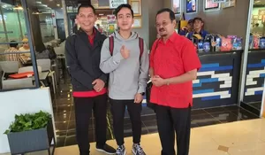 Terbang ke Jakarta untuk Uji Kelayakan di DPP PDIP, Gibran Kaget Satu Pesawat dengan Rivalnya