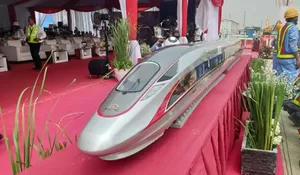 Nasib Kereta Cepat Digantung