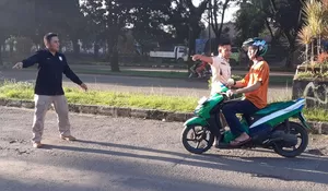 Jokowi Tangkap 7 Warga Pembuang Sampah