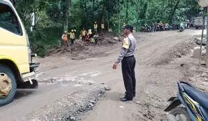 Dandim Siagakan Anggota Dilokasi Longsor Tanjungsari