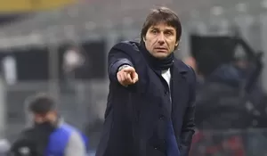 Panas!! Antonio Conte Acungkan Jari Tengah ke Presiden Juventus