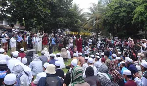 Simpatisan HRS Kepung Kejari Kota Bogor