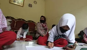 Jelang PTM, PGRI Minta Siswa Diawasi saat Pulang