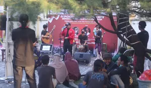 Penggalangan Dana Penyanyi Jalanan