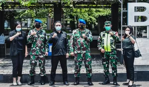 Sambut Hut TNI Ke 76, Hotel Grand Savero Bogor Berbagi Bingkisan