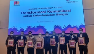 Mendag Lutfi Raih Penghargaan "Most Popular Leader" dari PR Indonesia