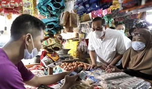 Kunjungi Pasar Ciputat, Mendag Ingin Pastikan Distribusi Migor Curah Tepat Sasaran