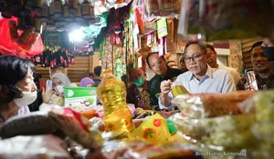 Datangi Pasar Koja Baru, Mendag Targetkan Harga Minyak Goreng Sesuai HET