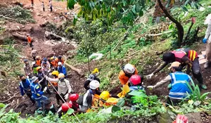 Tertimbun Longsor di Jalan Raya Puncak Cugenang, Empat Jenazah Ditemukan Dalam Mobil