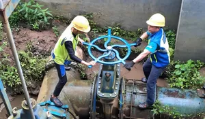 Curah Hujan Tinggi, Petugas Perumda Tirta Pakuan Siap Siaga 24 Jam Sehari