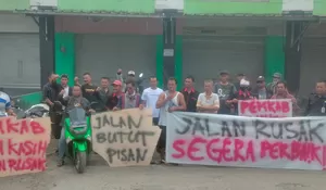 Ketua RT dan Warga Unjukrasa Hancurnya Jalan Abdul Fatah, Begini Jawaban Dinas PUPR Kabupaten Bogor