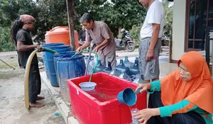 Warga Gunung Sindur Bogor Terdampak Air Sumur yang Diduga Tercemar BBM Butuh Air Bersih, SPBU Belum Respon