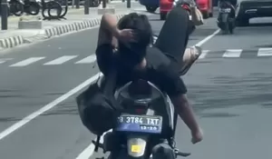 Viral, Pria di Depok Kena Tilang e-TLE Akibat Bawa Motor Sambil Rebahan, Bahkan Terancam Pidana