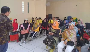 Fisioterapi Vokasi Universitas Indonesia Lakukan Pemeriksaan Fisik Gratis terhadap Lansia