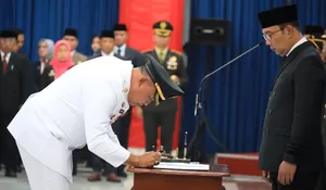 Ini Pesan Gubernur Ridwan Kamil buat Tri Adhianto Usai Dilantik jadi Wali Kota Bekasi Defintif