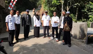 Samisade Cair, Kades Mekarjaya Kecamatan Rumpin Bangun Akses Jalan Poros Tengah