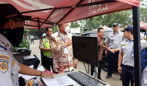Dishub Kota Bekasi Uji Emisi Ratusan Kendaraan, Tri Adhianto Dapati Deretan Mobil Tak Lulus Uji