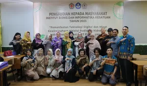 Tingkatkan Potensi Budidaya Hidroponik, Dosen IBI Kesatuan Beri Pelatihan buat KWT Flamboyan