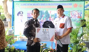 Wali Kota Bekasi Tri Adhianto Beri Penghargaan Kampung Tangguh Jawa buat RW 14 Perwira Bekasi Utara
