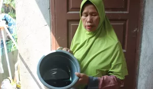 Air Sumur Warga Gunungsindur Bogor Tercemar BBM, Warga : Kalau Airnya Kena Api Bisa Menyambar