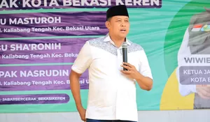 Wali Kota Bekasi Tri Adhianto Serahkan Bantuan Rutilahu buat Warga Bekasi Utara