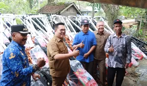 Salurkan Bantuan Alsintan, DPRD Kaltim Dukung Petani Tingkatkan Produktivitas