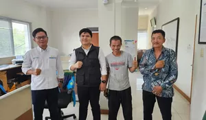 Dampingi Warga Ngadu ke PLN, Banu Lesmana Bagaskara Desak Percepatan Pengadaan Tiang Listrik Baru