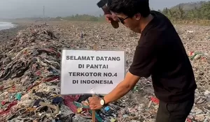 Bersama Pandawara Group, Membuat Pantai Loji Sukabumi Bersih Dan Indah Di Awal Oktober 2023
