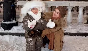 ‎Momen Ria Ricis Liburan di Moskow, Main Salju Bareng Putri Tercinta