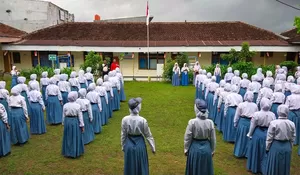 Berkat Simulasi dengan Ambulans, Peserta Diklat PMR Wira di Markas PMI Jember Meningkat hingga 46 Pelajar