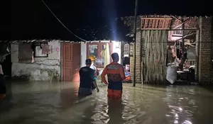 Tanggul Gunung Jebol, Puluhan Rumah di Wuluhan Jember Terendam Banjir