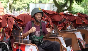 Kisah Penarik Becak Lansia Trenggalek Terima Becak Listrik dari Prabowo, Puluhan Tahun Bertahan Hidup dari Jalanan Kota