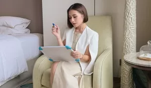 Hengkang dari Sinemaku Pictures, Prilly Latuconsina Cari Pekerjaan di LinkedIn