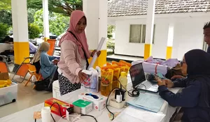 Jaga Ketersediaan Darah Jelang Ramadhan, PMI Jember Apresiasi Pendonor dengan Minyak Goreng