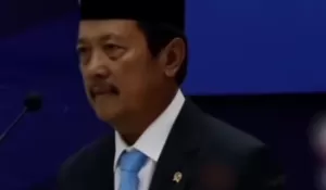 Kondisi Menteri Kelautan yang Pingsan saat Upacara Penghormatan Korban Tragedi ATR 42-500