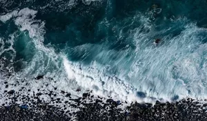 Ada Batu Bentuk Ular di Pantai! Mengenal Kisah di Balik Nama Pantai Watu Ulo Jember, Ternyata Berawal dari...