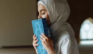 3 Amalan Utama Menuju Bulan Suci Ramadhan dan Doa Penting Menyambut Puasa dari Ustaz Adi Hidayat