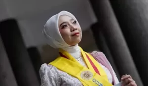 Tuntaskan S2 dan S3 dalam Empat Tahun, Dee Angela Kamil Raih Gelar Doktor Ilmu Komputer di Usia 26 Tahun